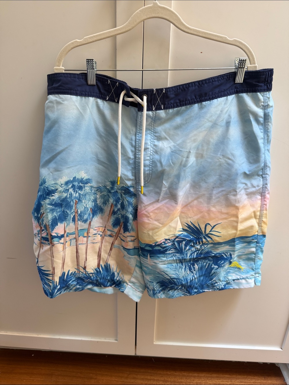 Tommy Bahama Blue Gradient Tropical Palm Swim Board Shorts with Navy Waist